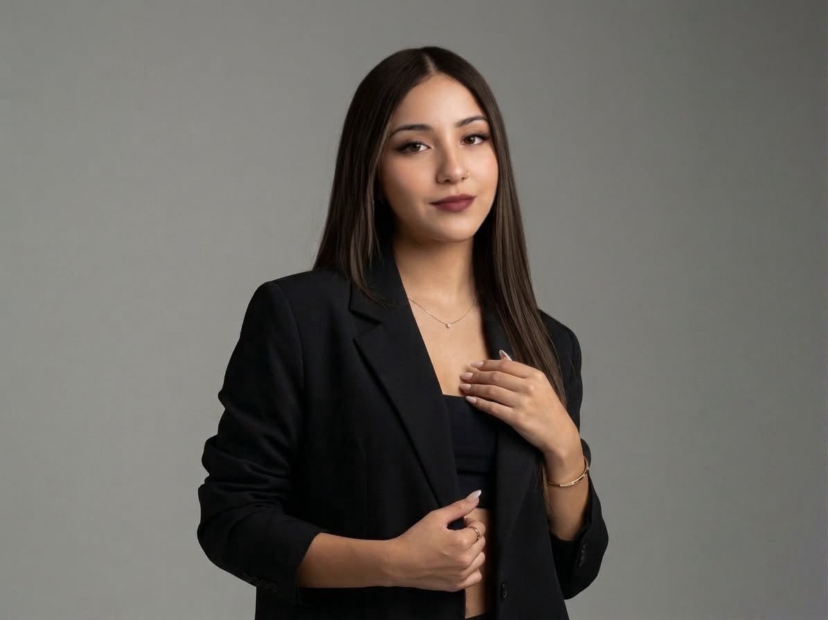 Bélgica, manicurista de ISIDORA ESTÉTICA.